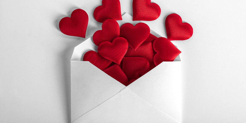 valentines-day-envelope-with-hearts